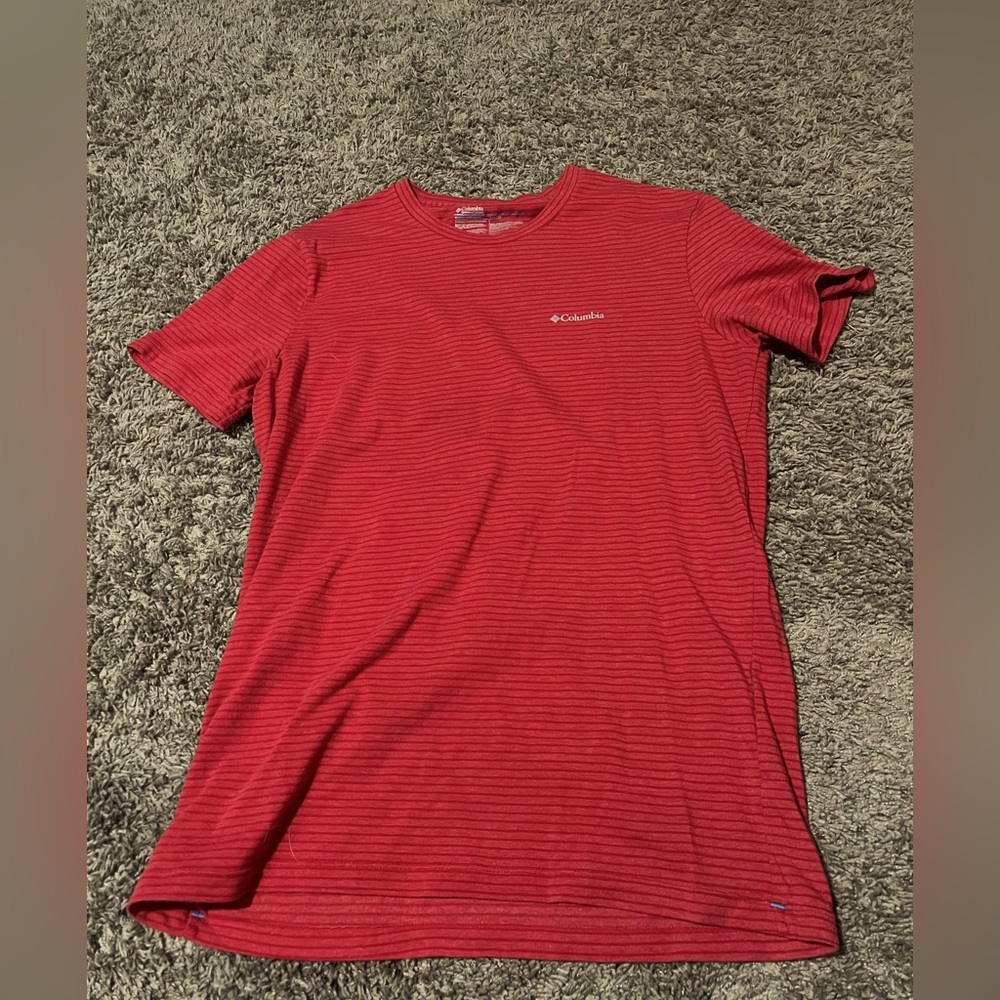 Men’s Columbia shirt